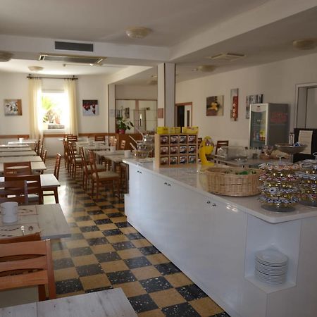 Albergo Larenzia กัตตอลิกา ภายนอก รูปภาพ